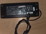 alimentator/incarcator laptop 20 de volti - 6 amperi