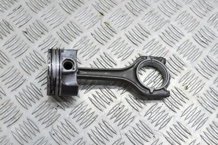 Piston AUDI A4 Avant 8W5, B9 2016 OEM: 04E198401AB,04E107065ED 12645987