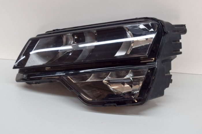 Far st&acirc;nga față SKODA KAROQ NU7 2020 OEM: 57C941015A,00205039-06 13763337
