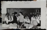Fotografie, de 8 martie la scoala primara Pipera, Bucuresti, perioada comunista
