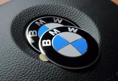 Emblema metalica Bmw volan 45mm foto