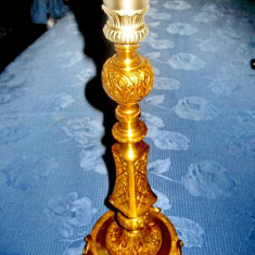 371-Sfesnic si lampa in stil baroc din bronz masiv aurit.