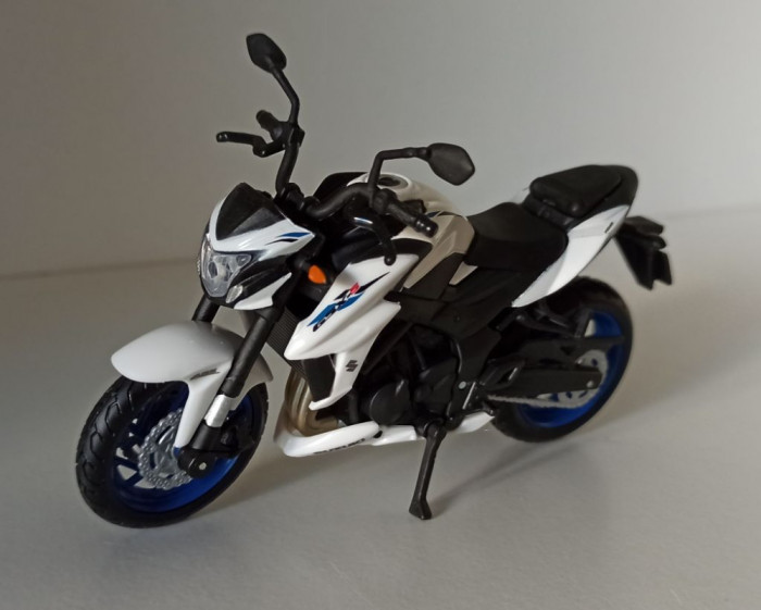 Macheta motocicleta Suzuki GSX-S750 ABS - Maisto 1/18