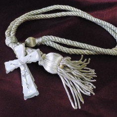 Crucifix vintage cu snur . obiect de colectie/