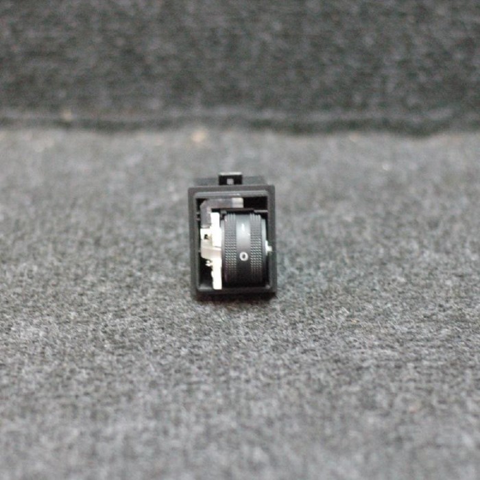 AUDI A6 4F2, C6 2006 OEM: 4F0941301A SKU: 1887690