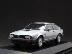 Macheta Alfa Romeo GTV6 Maxichamps 1:43 foto