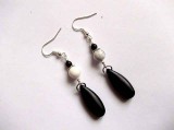 Cercei howlite alb si negru 31998