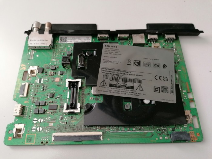 Main Board BN94-16765H BN41-02844A Din Samsung UE55AU8070U ecran Sharp