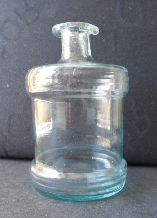 Sticla mica, verzuie, 10,2 cm, glajarie, huta, sticla de glaja