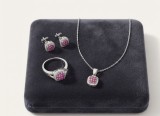Cumpara ieftin Set Complet din Argint 925 , zFuchsia Cluster, , Colier, Cercei cu surub E i Inel cu Zirconii Roz E i Halo Alb, 6.4g