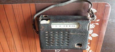 RADIO S631T ELECTRONICA , 6 TRANZISTOARE , FUNCTIONEAZA . foto