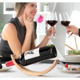 Suport din lemn pentru sticle de vin cu efect de plutire StarHome GiftGalaxy, Hessa