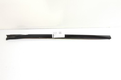 Ornament vertical parbriz dreapta BMW X5 G05 2019 OEM: 7463528 | 26660789 foto