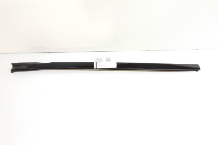 Ornament vertical parbriz dreapta BMW X5 G05 2019 OEM: 7463528 | 26660789