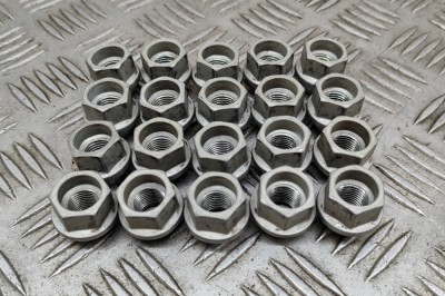 Set prezoane roata TESLA MODEL Y 2023 OEM: 1027002-00-B | 28826560 foto