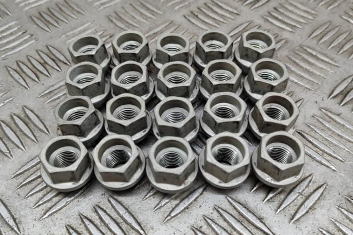 Set prezoane roata TESLA MODEL Y 2023 OEM: 1027002-00-B | 28826560