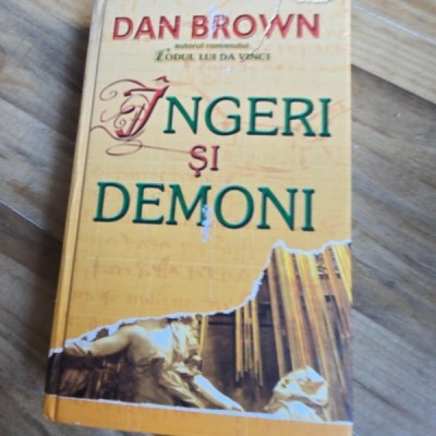 INGERI SI DEMONI, Dan Brown 2004 foto