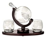 Cumpara ieftin Set pentru Cognac, Whiskey Sticla-decantor glob, 2 pahare si suport din lemn