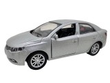 Macheta Kia Cerato Sedan Argintie 1:32 &ndash; lumini, sunete, usi deschise