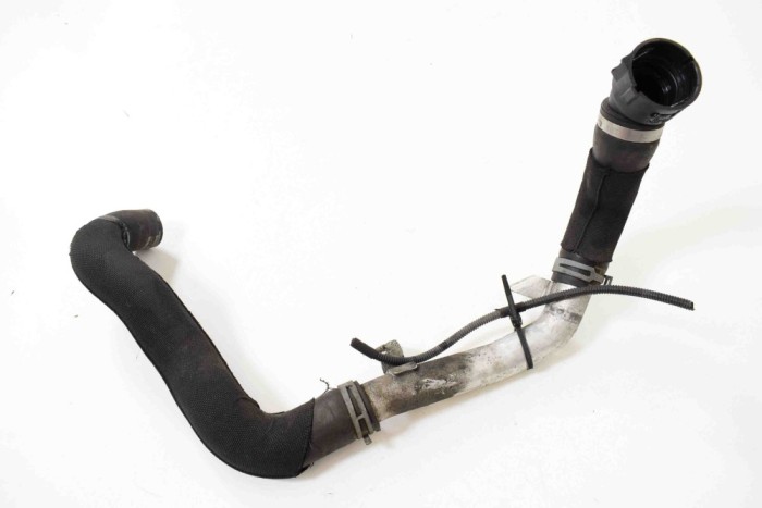 Furtun radiator răcire st&acirc;nga AUDI A5 8T3 2009 OEM: 8K0121071G