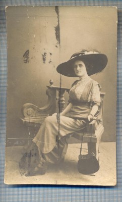 AX 351 CP VECHE -DOAMNA IN TINUTA DE EPOCA-1921-CIRCULATA LA TARGOVISTE foto