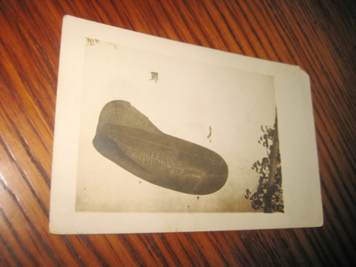 B14-Zepelin sau balon vechi 1920-Carte postala. Marimi: 14/ 9 cm.