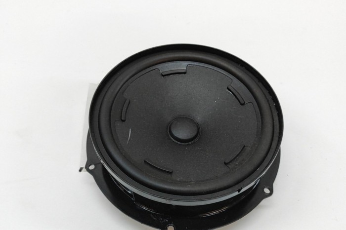 Difuzor ușă st&acirc;nga față VW TOUAREG CR7 2023 OEM: 760035454A 30768732