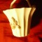 Cosulet portelan Art-Deco ,inc.sec.XX ,H.fara toarta=7c, H cu toarta -12cm ,D.ba