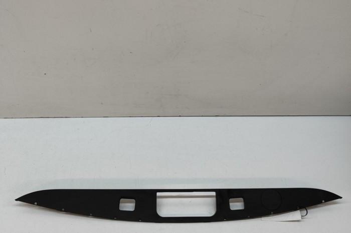 Ornament lampa număr de &icirc;nmatriculare MERCEDES-BENZ E W213 2017 OEM: A2137500000 | 30481605