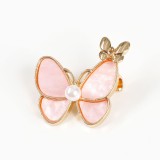 Brosa martisor fluture roz