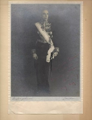 Viorel Virgil Tilea ambasadorul Romaniei in WWII la Londra in tinuta de ceremonie pe fotografie se afla o dedicatie data pentru maresalul Prezan foto