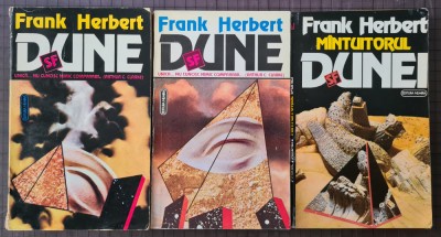 DUNE / Mantuitorul Dunei Herbert Frank, 3 volume, ed. Nemira, colectie Nautilus foto