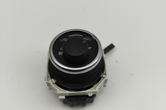 Modul de climatizare TOYOTA YARIS _P13_ 2014 OEM: 75F240,55902-0D340 30335688