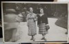 Fotografie tip carte postala, necirculata, doua prietene in parc, perioada interbelica