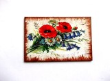 Magnet Frigider Lemn, Buchet Lalele Rosii, Musetel si Flori Albastre, 6x9 cm - Decor Floral