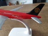 Macheta metalica de avion Air Asia Manchester United| Decoratie | Perfect pt cadou