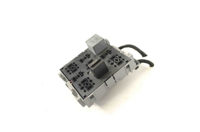 Panou de siguranțe PORSCHE CAYENNE 9PA 2005 OEM: 7L0937503A