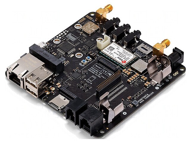 Arduino Pro LoRa LTE CAT 1 Portenta 6-36VDC Carrier