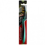 Cumpara ieftin Periuta de dinti Zig Zag, Charcoal, Medium, Colgate