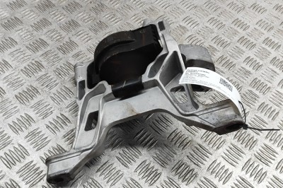 Suport motor dreapta MAZDA CX-30 DM 2023 OEM: BDGH-39-060A 31547266 foto