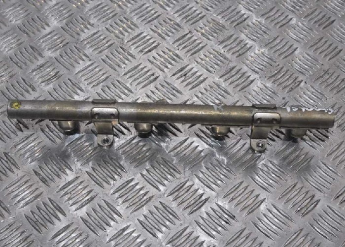 Rampa de combustibil st&acirc;nga AUDI Q7 4L 2008 OEM: 079133315C 1510045