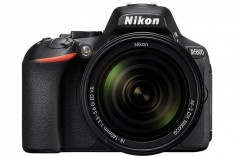 Nikon D5600 cu Obiectiv 18-140mm VR foto