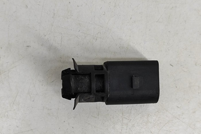 Senzor de temperatură exterioară VW TRANSPORTER V T5 Minibus / passenger 2010 OEM: 1J0919379A 27352785