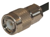 Conector TNC tată drept 50&Omega; pe cablu