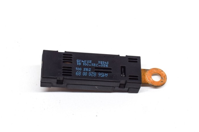 Amplificator de antena MERCEDES-BENZ C W205 2015 OEM: A1568200089 20240078
