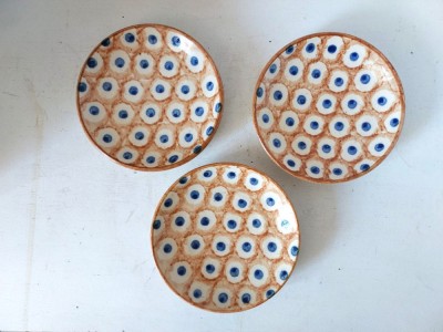 Set 3 farfurii ceramice pictate manual, Bunzlau, vintage, model Peacock / paun, 14cm diametru foto