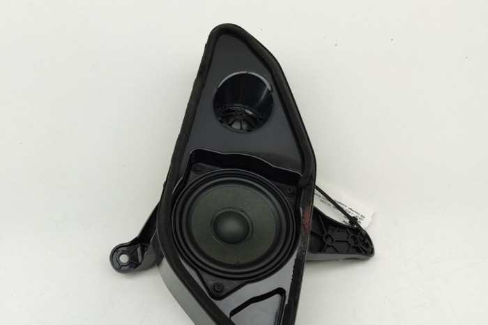 Difuzor ușă dreapta spate BMW X5 G05 2020 OEM: 2622517,6809632,2622520 30963642