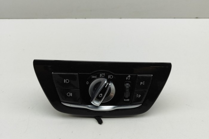Modul de control comutator faruri BMW 5 G30 2019 OEM: 9472970,E0G897 31292858