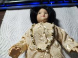 Papusica vintage din portelan