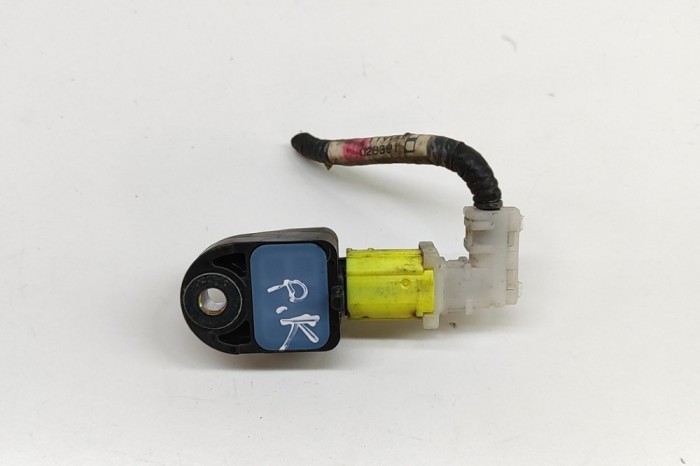 Senzor de impact st&acirc;nga față LEXUS CT ZWA10_ 2011 OEM: 89173-47030 28964783